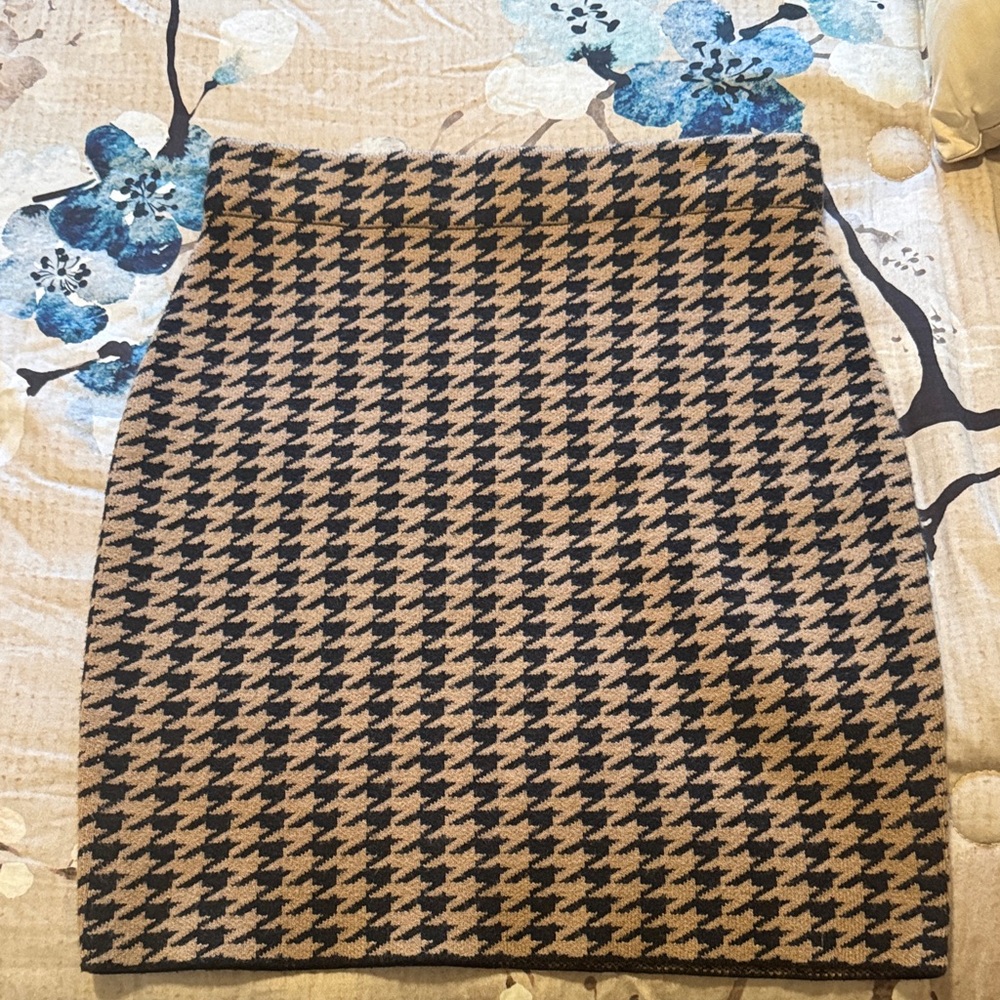 Tahari Houndstooth Sweater Skirt